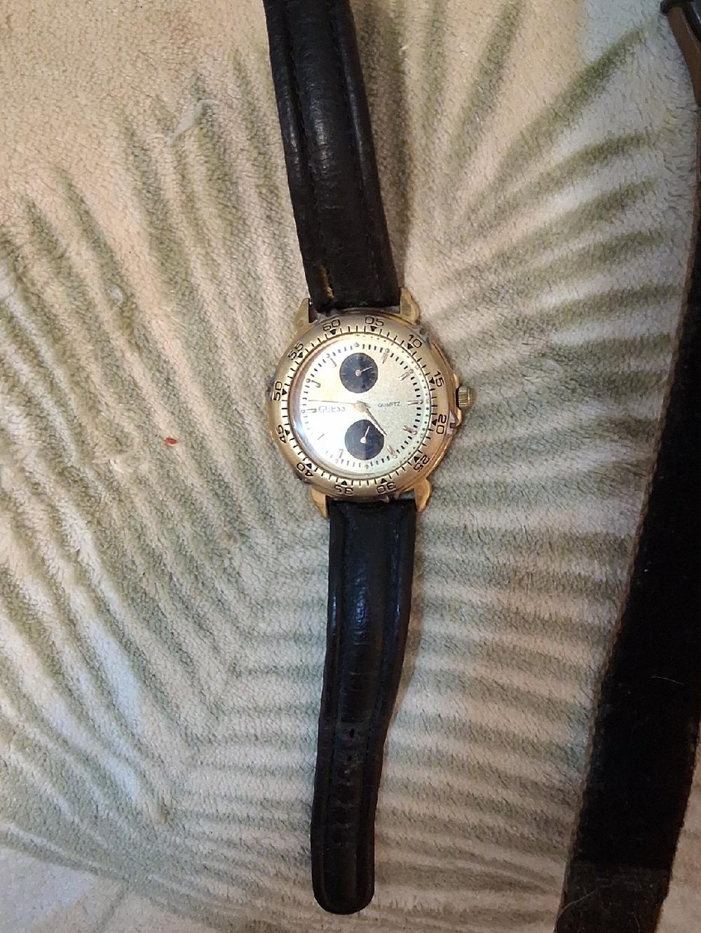 Guess Watch - Picture 2 of 4